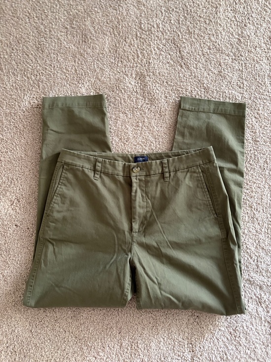 J. Crew Pants - J.Crew women’s Olive Green Straight Chino Pants size 8 like new inseam 27”